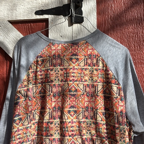 LuLaRoe Randy Baseball Style Tee Gray 3/4 Sleeves Orange Geometric Design 3XL - Picture 9 of 15